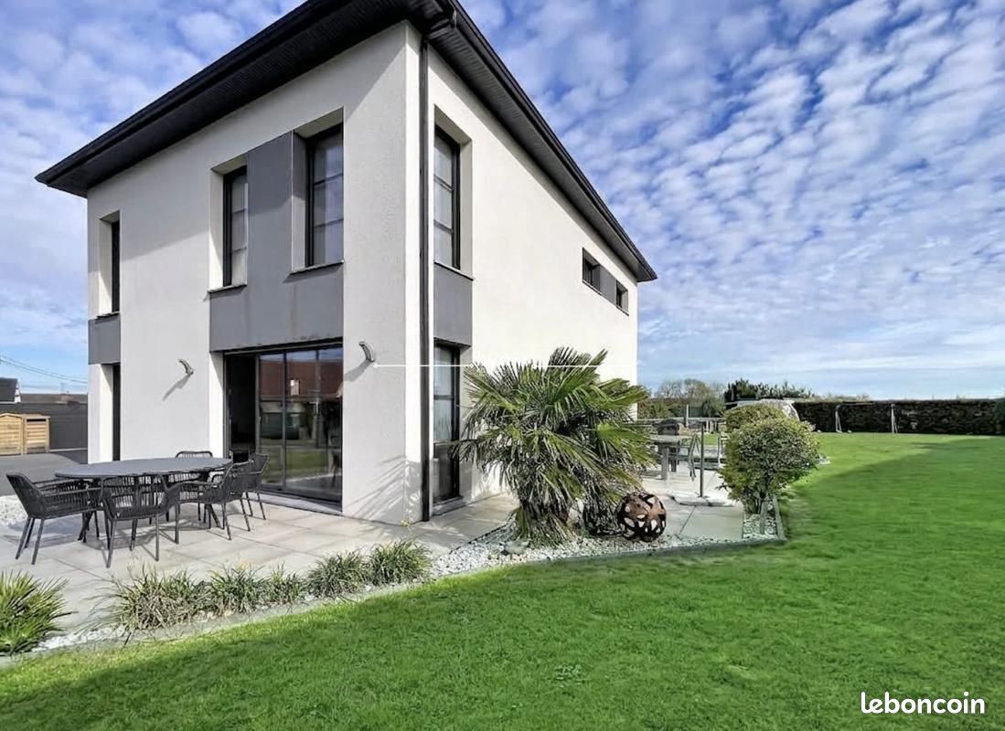 Maison 5 pièces 154 m² · à Éperlecques · 154 m² · 414 000 €