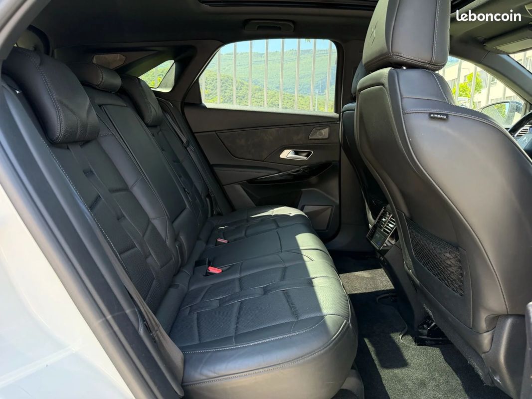 DS DS7 CROSSBACK BlueHDi 180 EAT8 Grand Chic OPERA - SUIVI COMPLET - ATTELAGE - TOIT OUVRANT - CAMERA 360 (image 29)