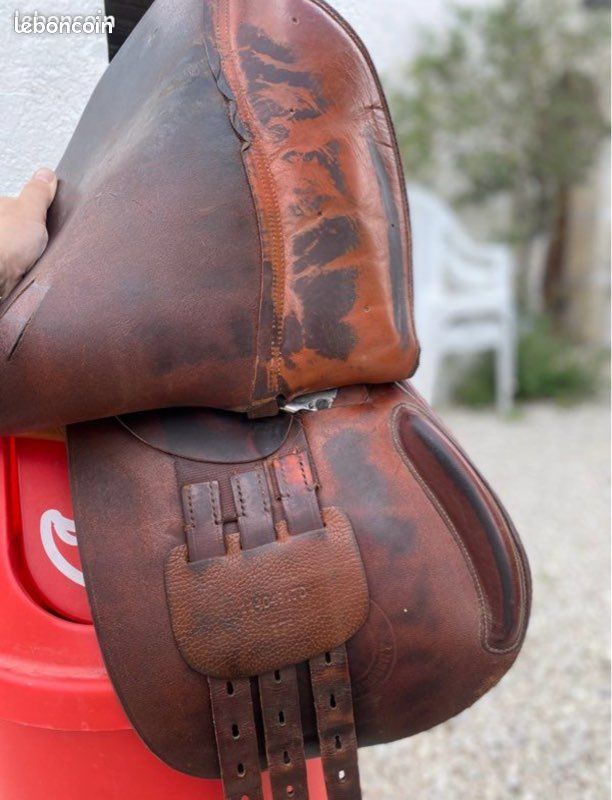 Étriers Et Cuirs Pour Selle Anglaise En Fer - Made In England - Ne Rouillent Pas