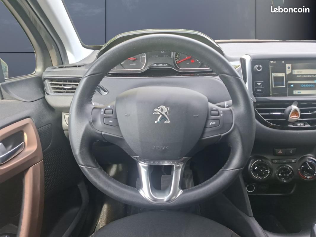 Peugeot 208 1.2 Vti 80 ch Urban Soul /Distri ok/Suivi complet entretiens/2eme main (image 16)