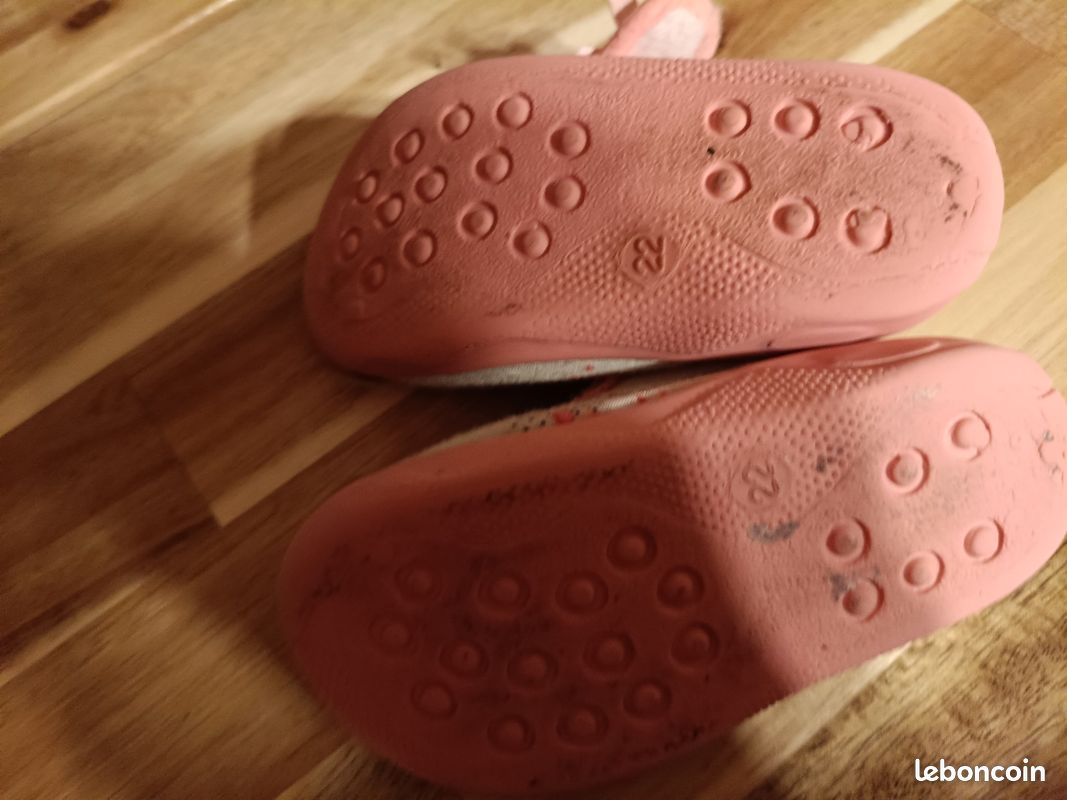 Chaussons bébé taille 22 (image 2)