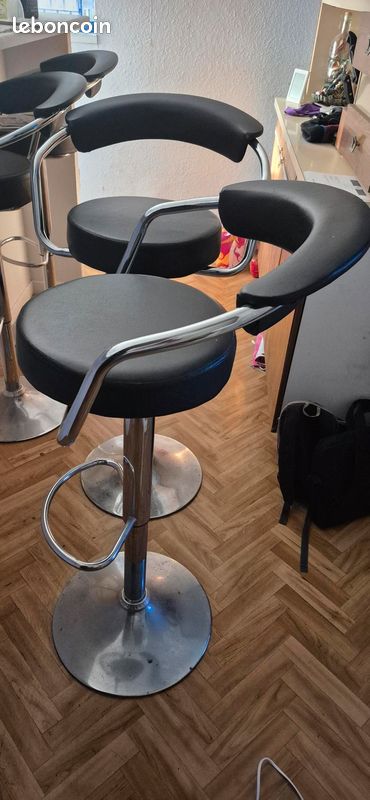 Vends 4 TABOURETS DE BAR AVEC DOSSIER (image 1)