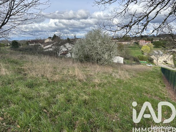 Terrain 1974 m² Saint-Pierre-Lafeuille
