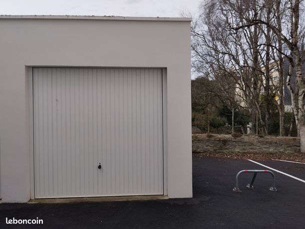 Garage gare de laval