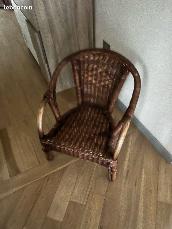 Ensemble 3 chaises et 1 table pour enfant (image 3)