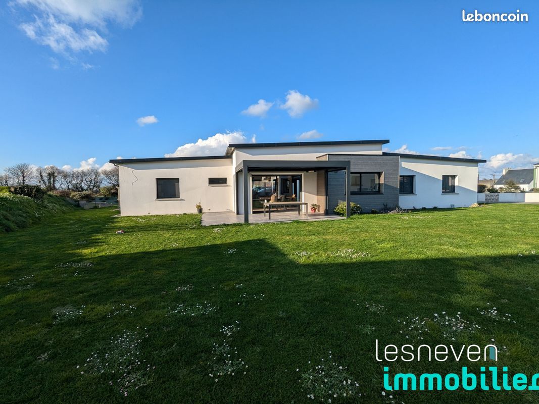 Maison 7 pièces 180 m² · à Plounéventer · 180 m² · 499 200 €