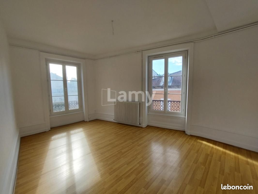 Appartement 5 pièces 126 m² · à Villefranche-sur-Saône · 126 m² · 781 €/mois