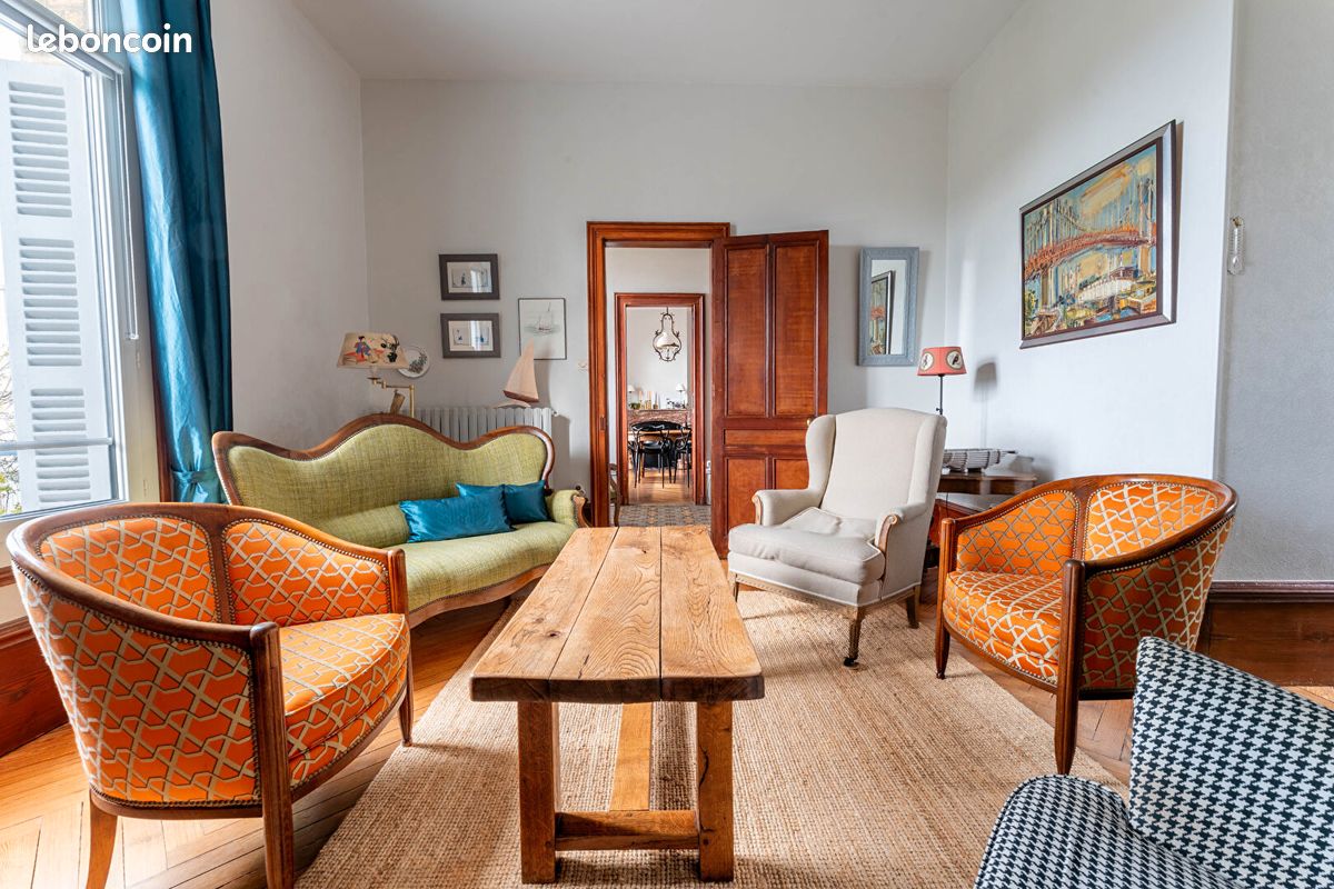 Propriété 8 pièces 240 m² (image 2)