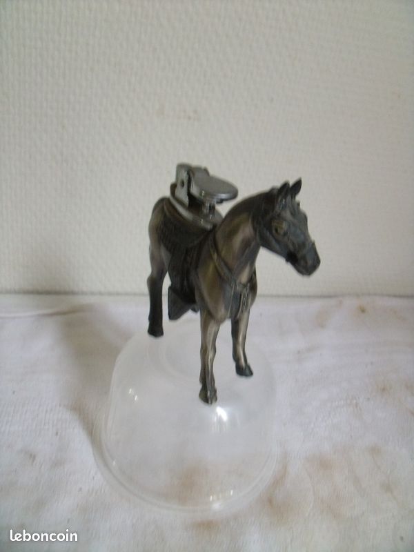 Briquet en metal-cheval (image 3)