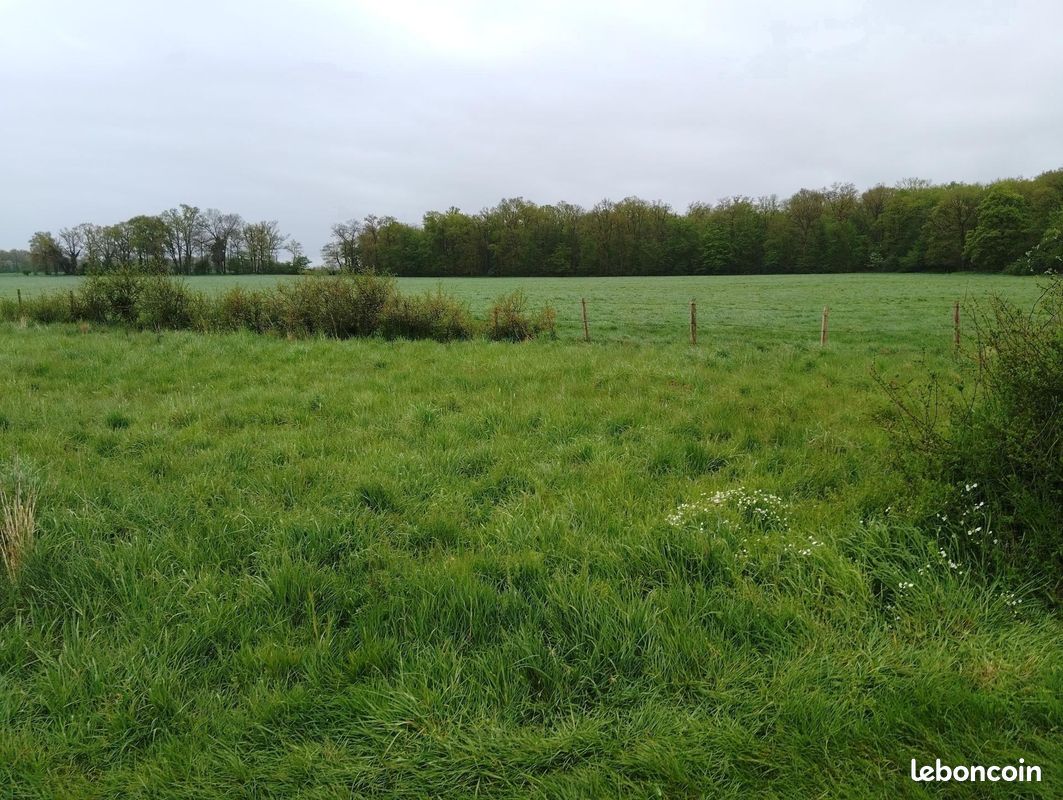 Terrain 1800 m² · à Breteuil · 1 800 m² · 49 000 €