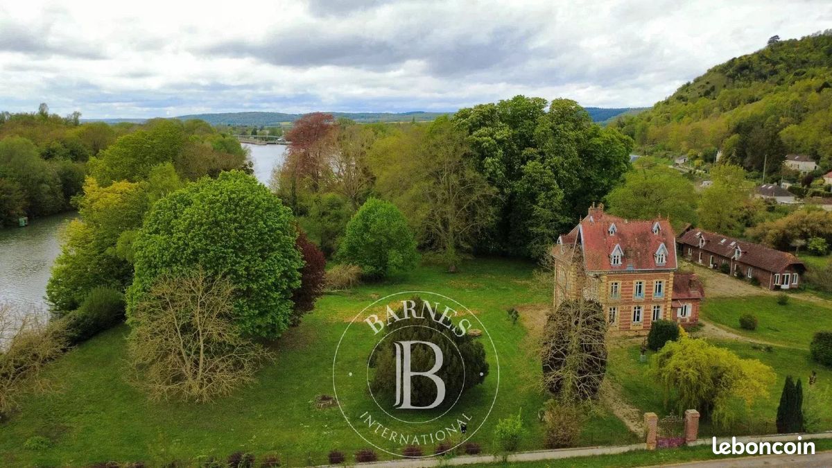 Maison 8 pièces 210 m² · à Amfreville-sous-les-Monts · 210 m² · 790 000 €