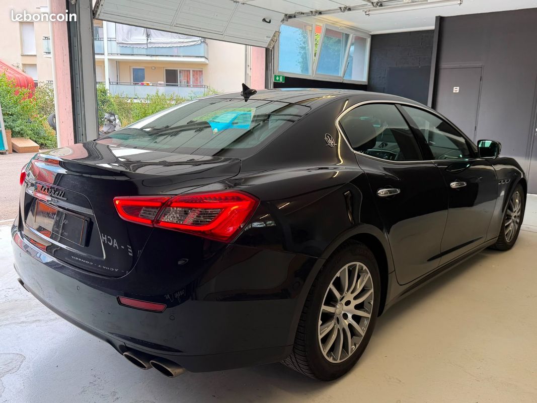 Maserati ghibli 3.0 v6 275 d a / entretien complet / set roue hiver / garantie 6 mois (image 7)