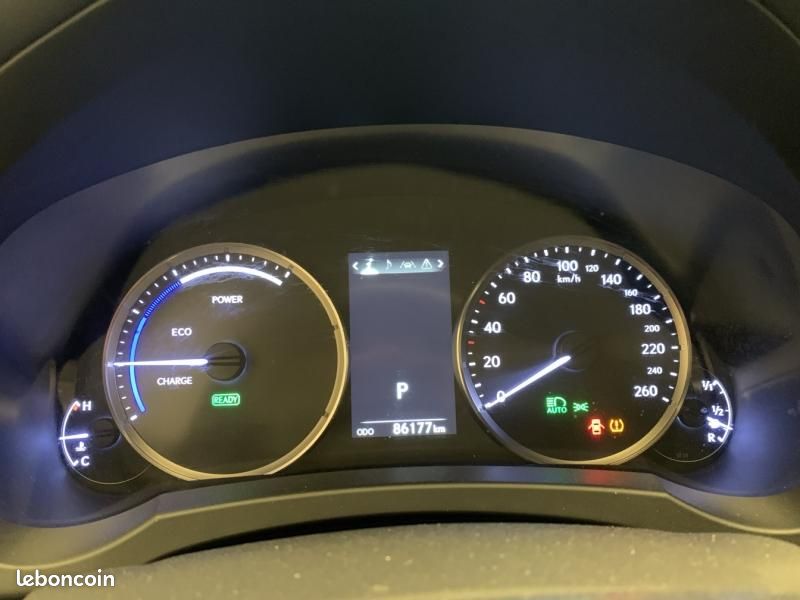 Lexus IS 300h Pack Business MY20 Euro6d-T (image 17)