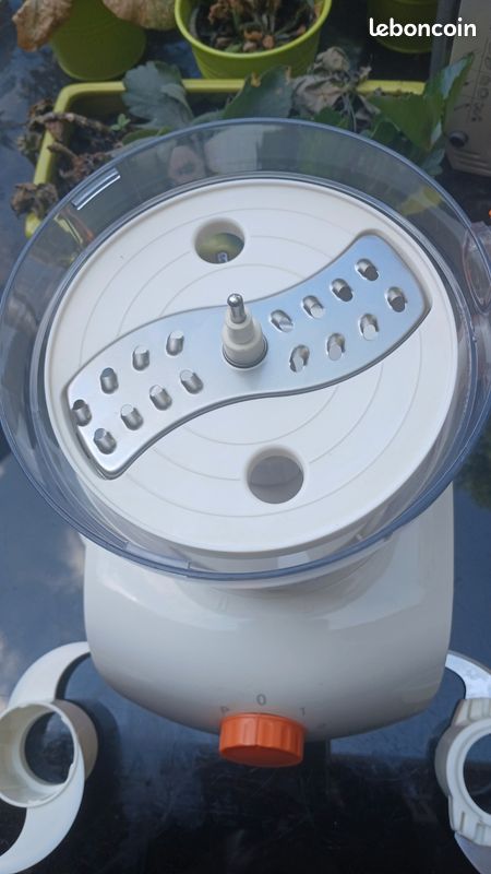 Robot coupe légumes avec 2 lames coupe crudités et 2 lames différentes pour mixer fabriqué en Allemagne 4 en 1 de 350 Watts (image 4)