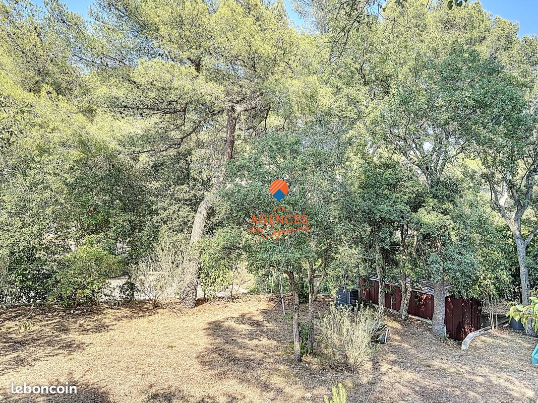 Terrain 590 m² · à Six-Fours-les-Plages · 590 m² · 295 000 €