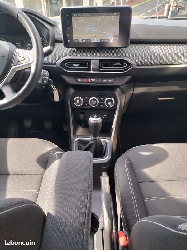 Dacia sandero 1.0 tce 90 confort (image 9)