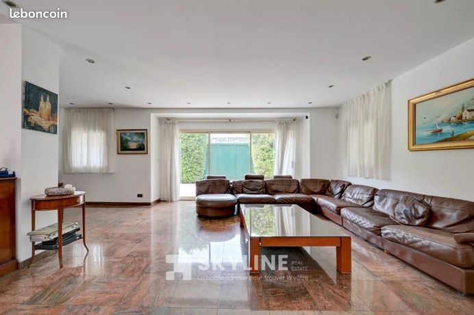 Villa 9 pièces 285 m² — 11