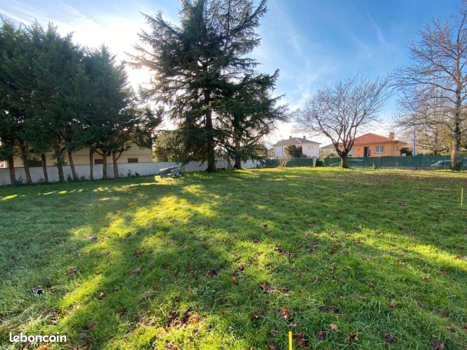 Terrain 612 m² Aureilhan · 64 000 €