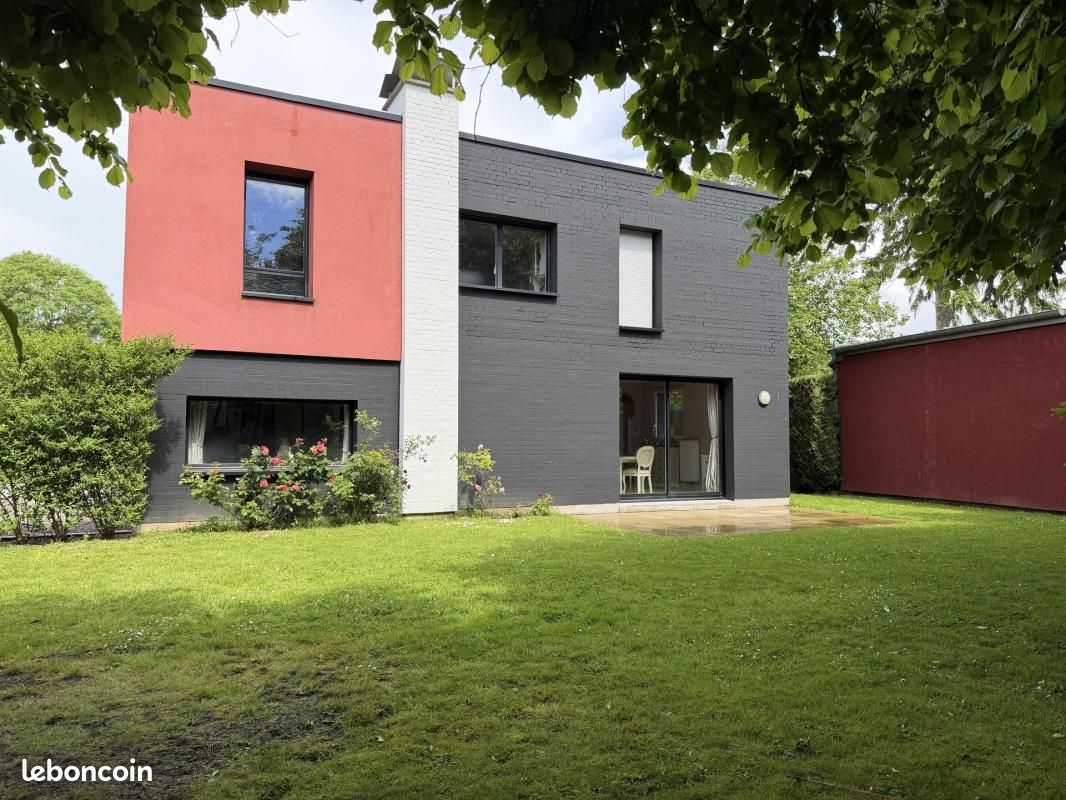 Maison 5 pièces 130 m² · à Mouvaux · 130 m² · 2 100 €