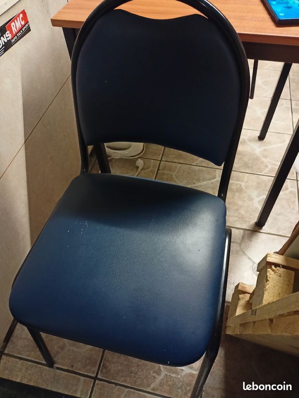 Chaises bleues (image 1)