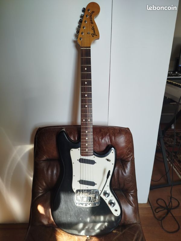 Fender Bronco USA 1971 black refin over dakota red (image 2)