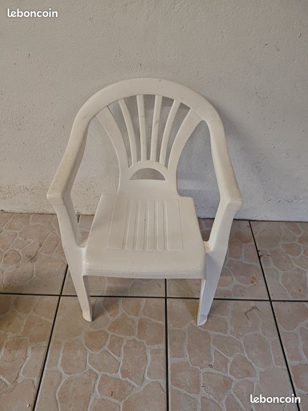 Chaise de jardin pour enfant blanche (image 1)