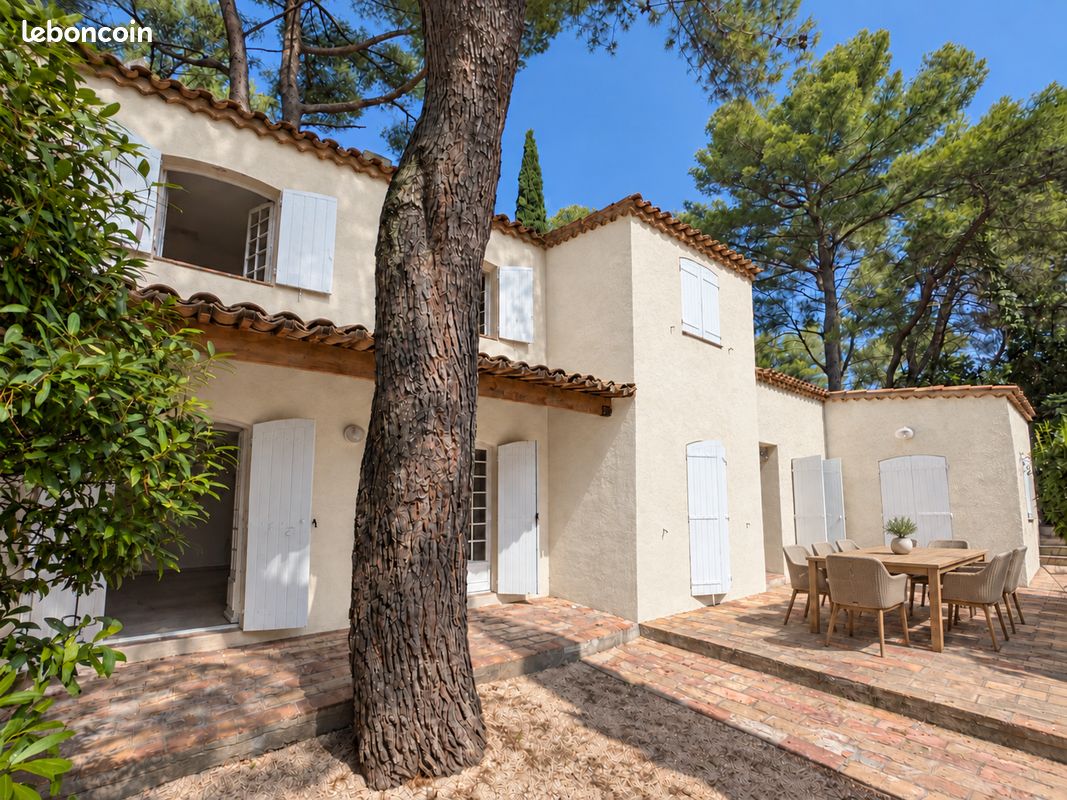 Maison 7 pièces 165 m² · à Nîmes · 165 m² · 1 520 €/mois