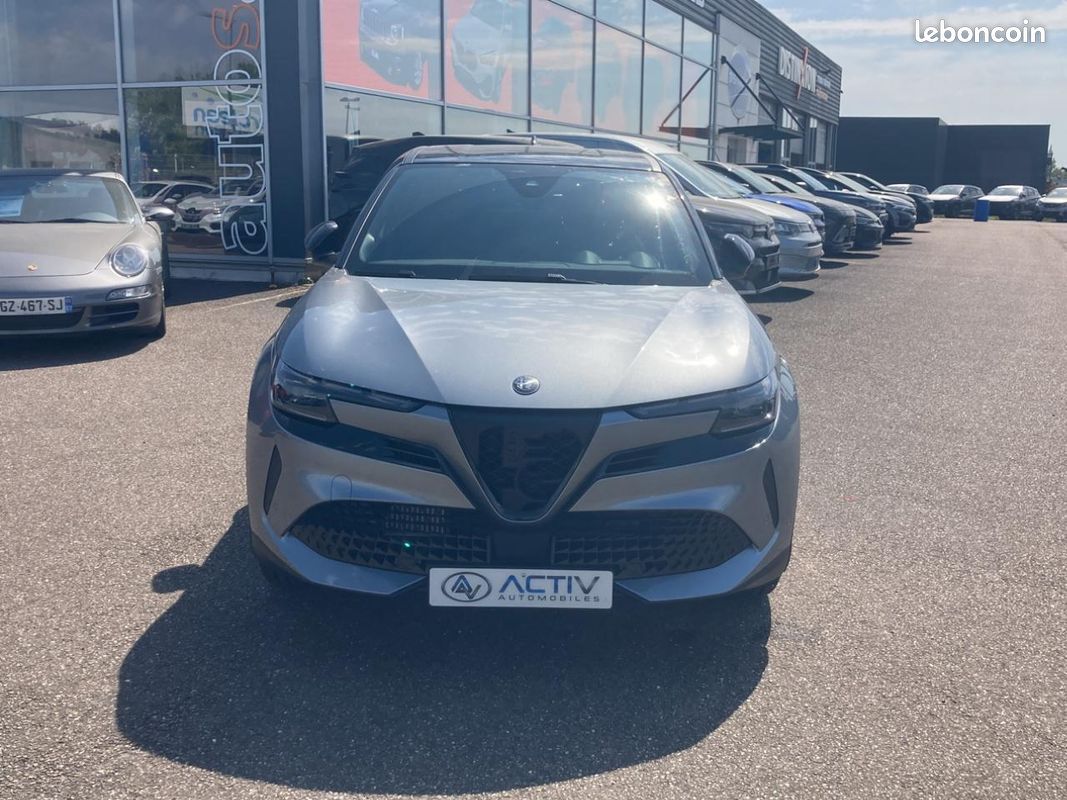 ALFA ROMEO JUNIOR 1.2 ibrida 145 speciale e-dct6 (image 2)
