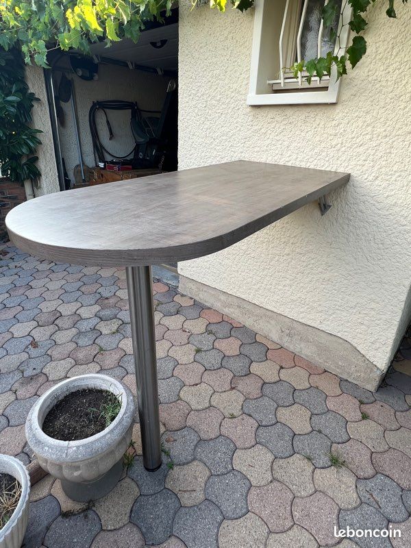 Vends table haute et 4 chaises hautes (image 3)
