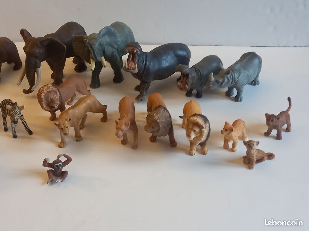 Figurines animaux Schleich et Papo : animaux de ferme, d'Afrique, d'Australie, du Canada, chiens et chiots (image 3)