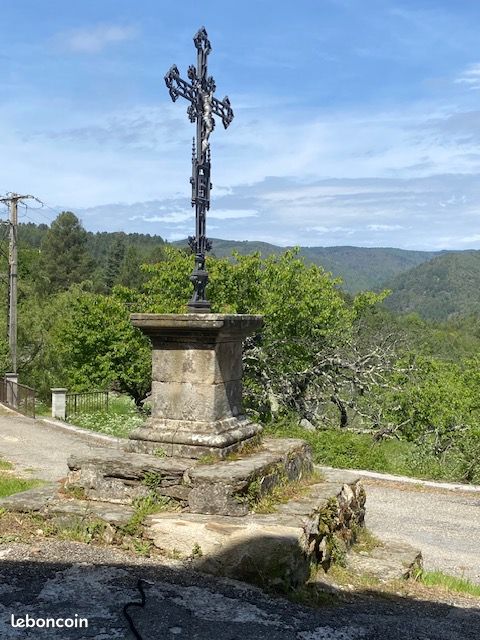La Maison de la Croix, Maison de Village rustique en Ardèche, animaux de compagnie acceptés (image 1)