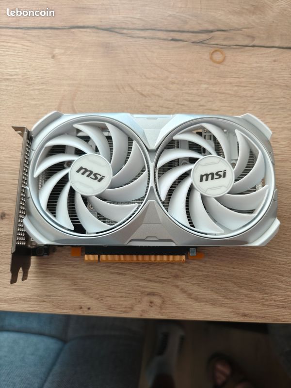 Carte Graphique MSI RTX 4060, 8 Go, HDMI/DisplayPort, D'occasion (prix Discutable)