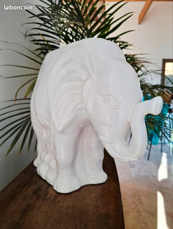 Vase / cache-pot éléphant en céramique blanche (image 2)