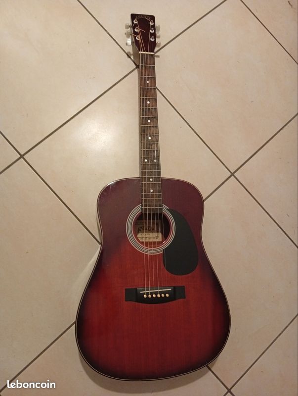 Guitare ancienne (image 1)