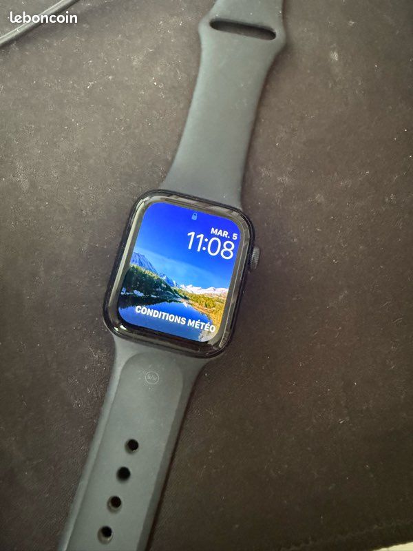 Apple Watch - SE 2024 (image 2)