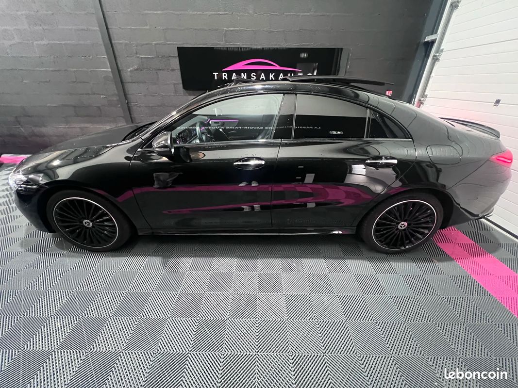 Mercedes-Benz CLASSE CLA 250e AMG Line - Suivi chez Mercedes - Full Options - Camera 360° - Carplay - Toit Ouvrant - Sieges avant Chauffants - Affichage tête haute (image 2)