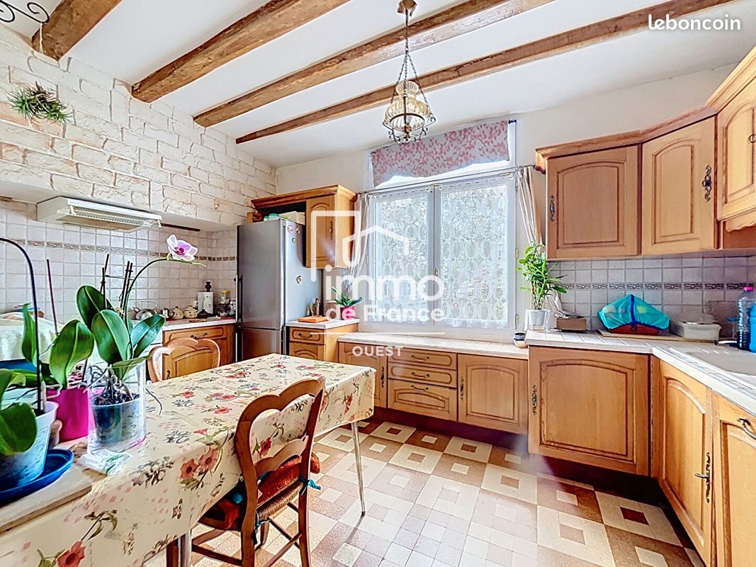 Maison 9 pièces 220 m² · à La Roche-sur-Yon · 220 m² · 360 000 €