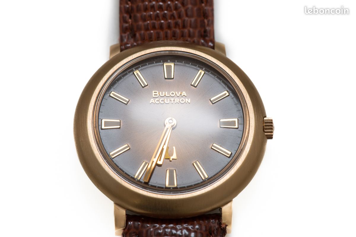 Montre Suisse de luxe vintage homme et femme Bulova Accutron plaquée or jamais portée (image 3)