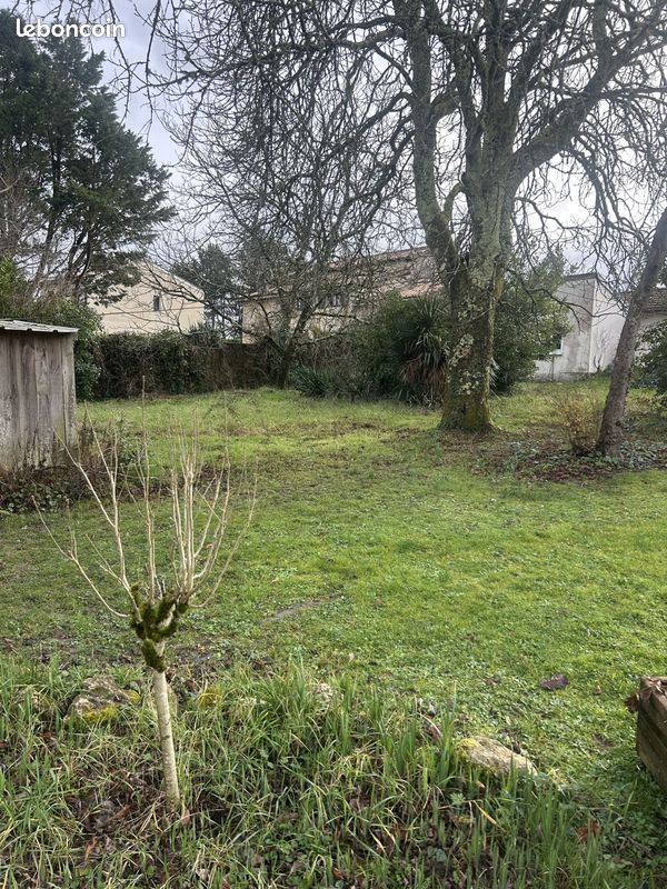 Terrain à bâtir de 543 m² à CENAC (33) · à Cénac · 128 000 €