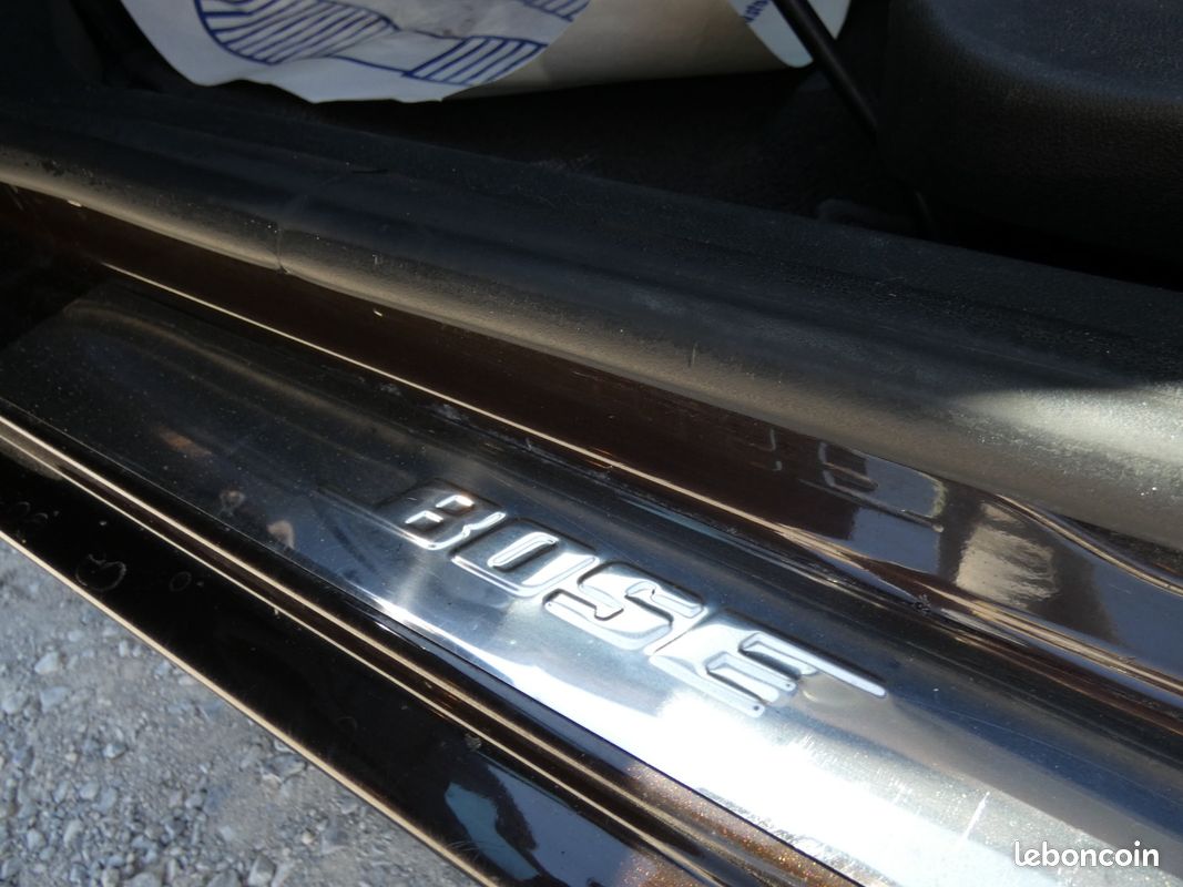 RENAULT MEGANE III BERLINE dCi 110 FAP Energy eco2 Bose (image 29)