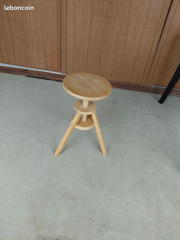 Tabouret bois réglable a vis (image 1)