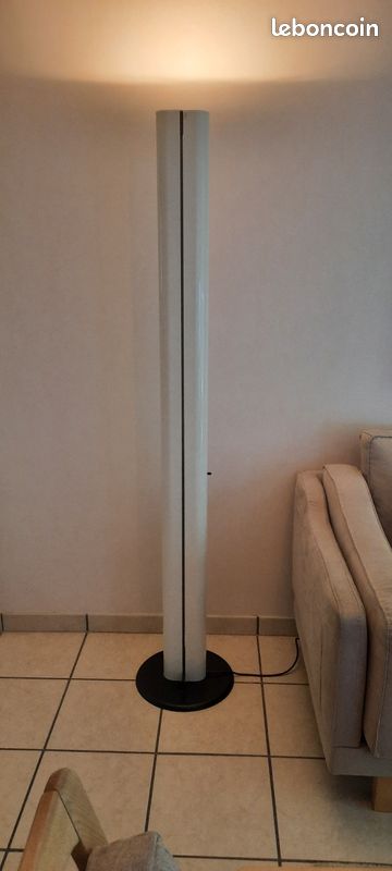 Lampadaire Megaron par Gianfranco Frattini (image 1)