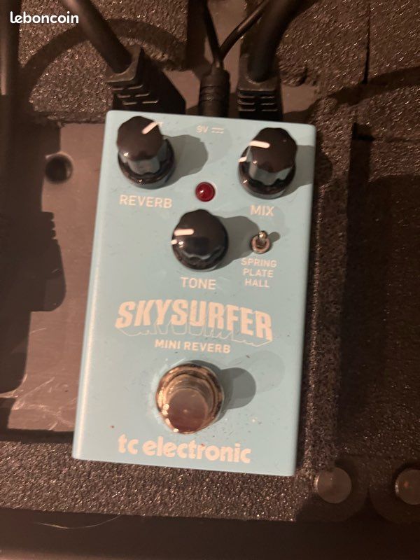 TC Electronic SKYSURFER MINI REVERB Studio-Quality Reverb with 3 Award Winning TC Electronic Algorithms, now with a Compact Footprint