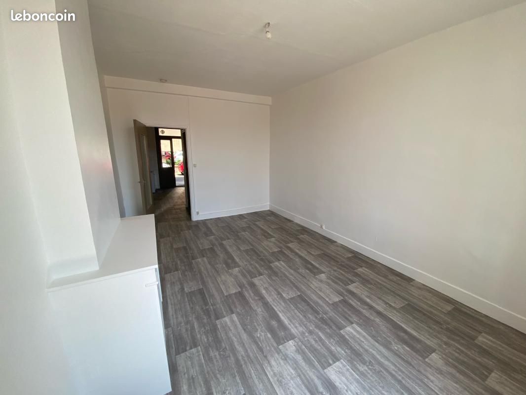 Appartement 1 pièce 38 m² · à Saint-Étienne · 38 m² · 315 €