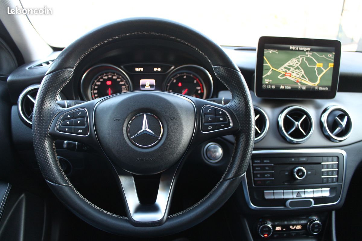 MERCEDES G.L.A 180D 109CV BVA 7G-DCT pack SPORT/FASCINATION/AMG 2017 1ER MAIN ETAT NEUF GARANTIE 6 MOIS MOTEUR/BOITE (image 5)