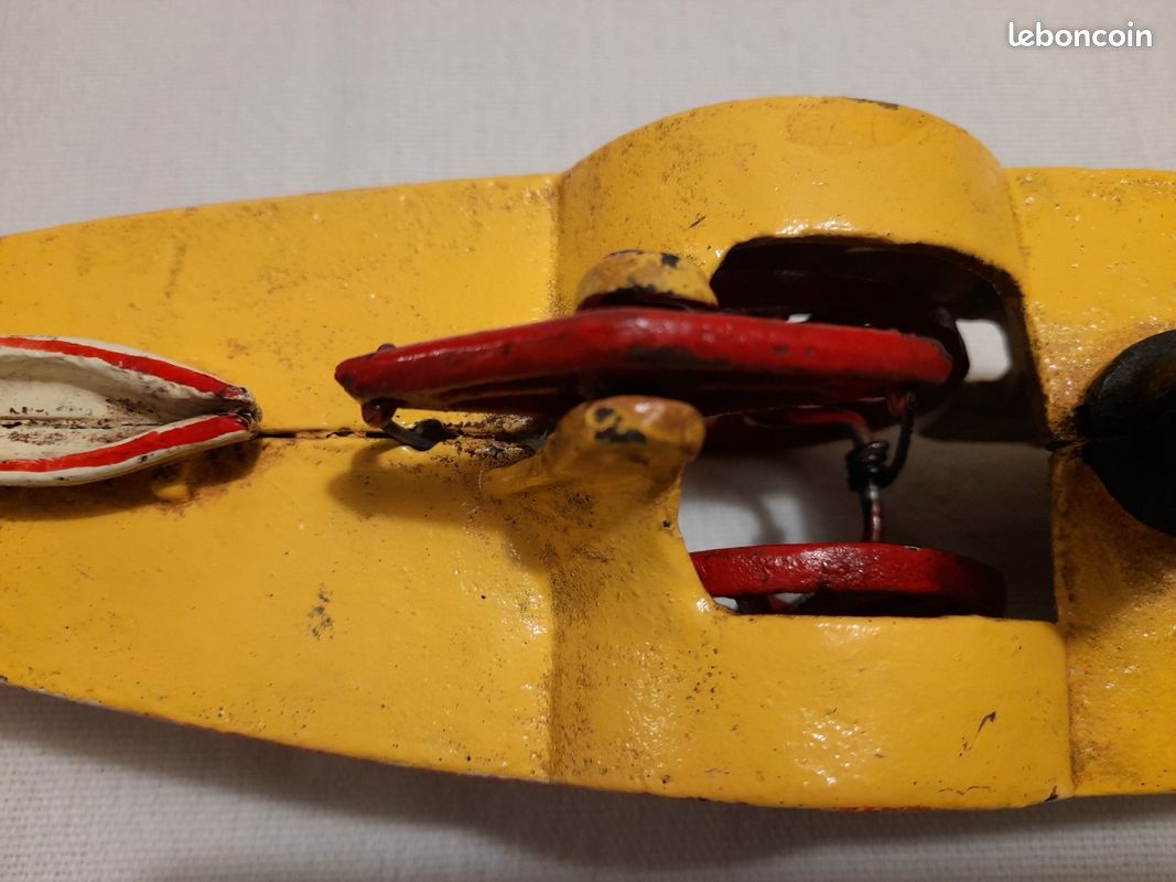 Jouet Ancien Bateau à Vapeur En Fonte Polychrome – Mécanisme à Roue – Marque Wilkins