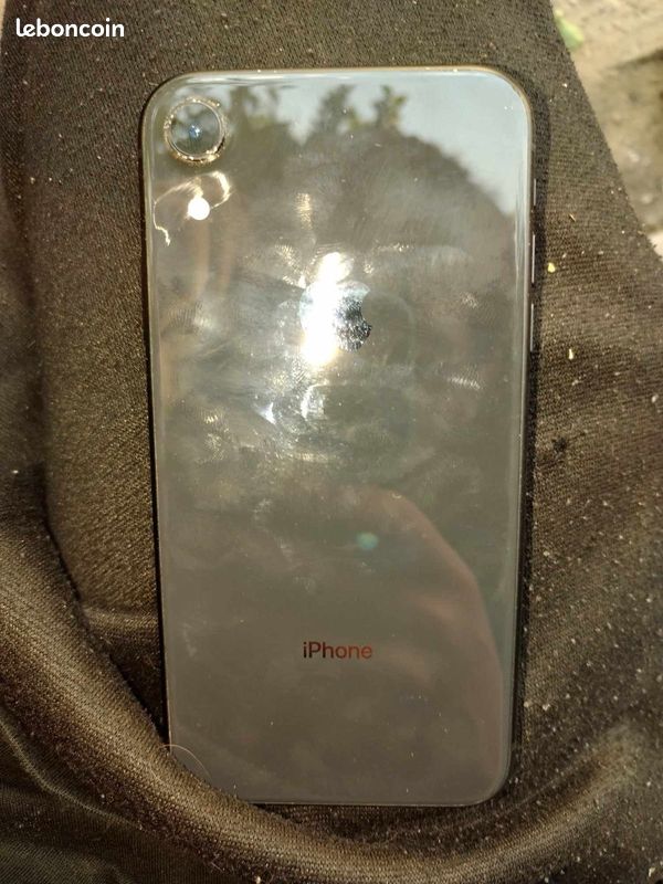 IPhone XR noir 64 giga (image 2)