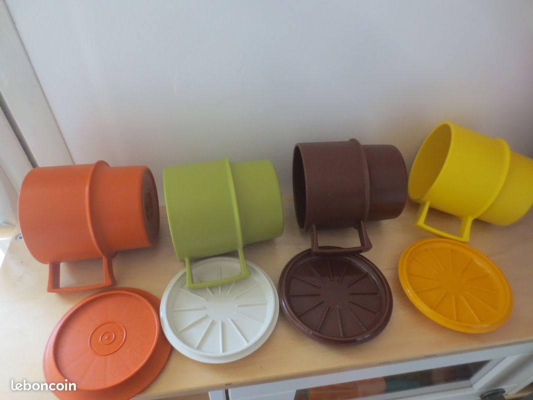 Tupperware 4 gobelets boites 2 tailles différentes avec
