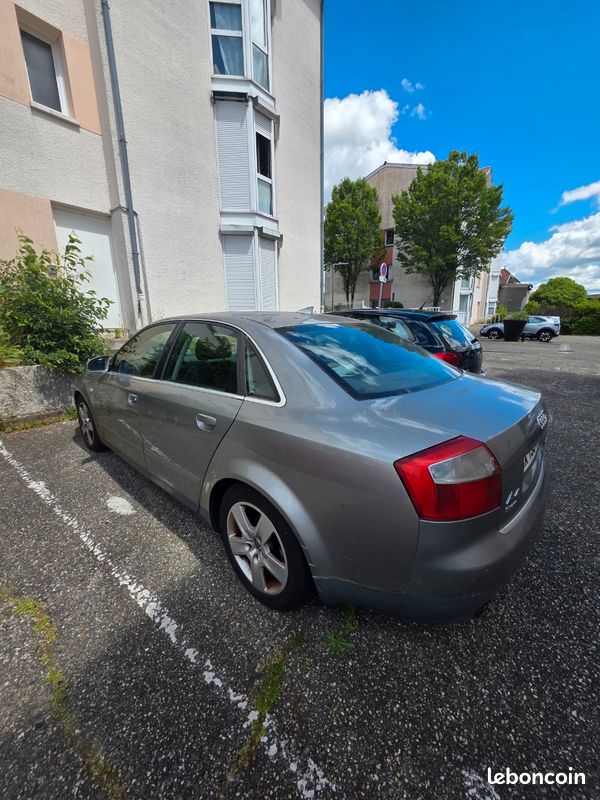 Audi A4 Voitures audi-a4-voitures