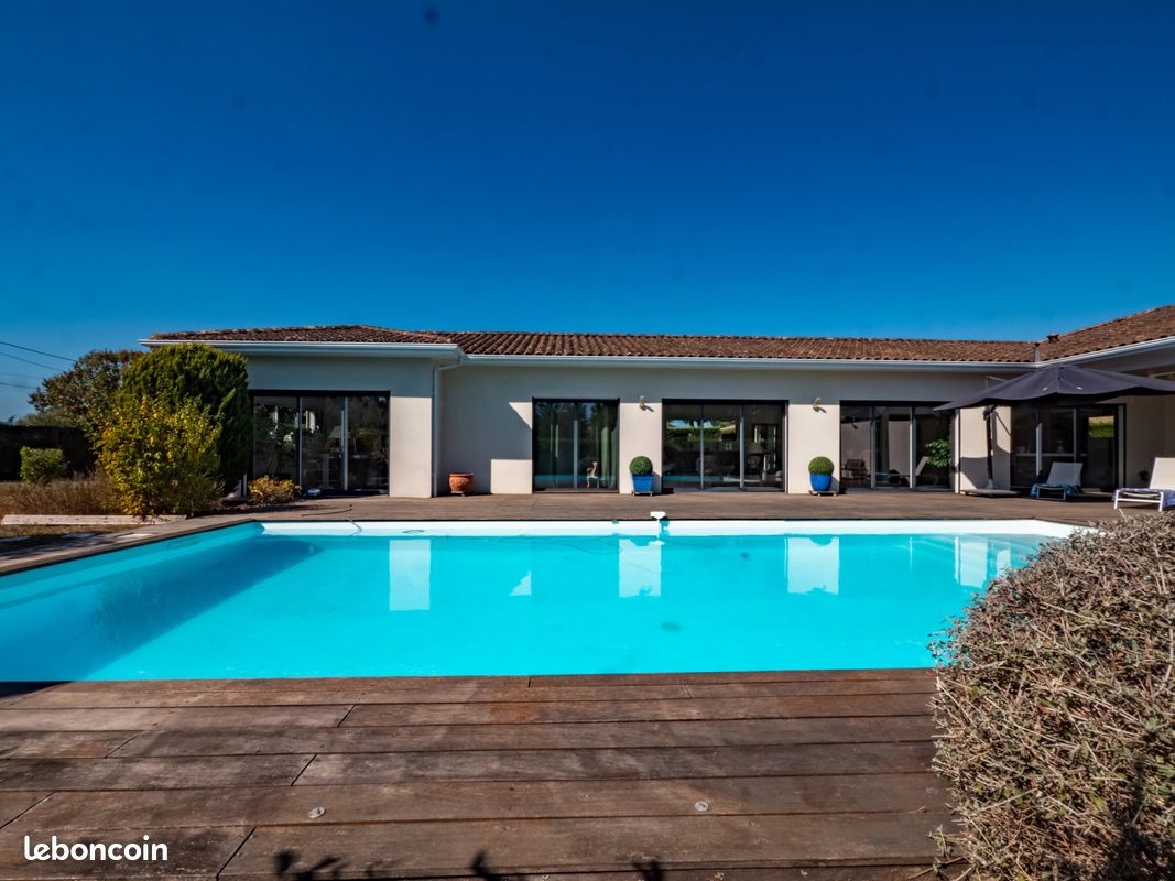 Maison 6 pièces 210 m² · à Saint-Denis-de-Pile · 210 m² · 482 000 €